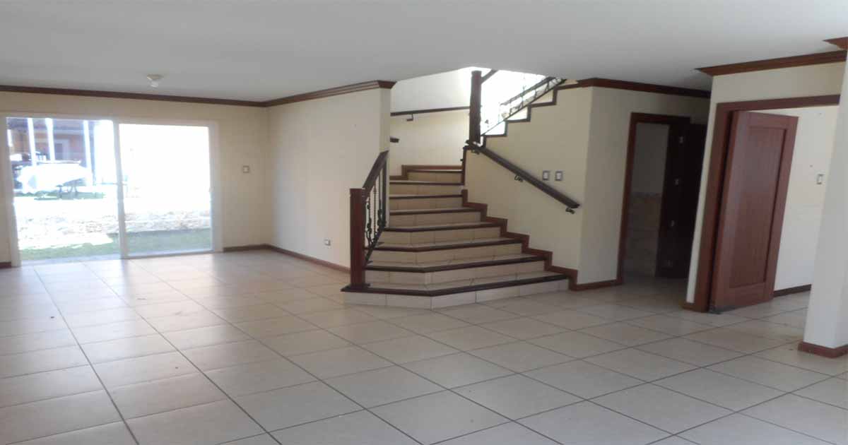 Venta de Casa o Casas, Terrenos, Propiedades, Apartamentos, Inmuebles en Guatemala, zona 11, zona 7, zona 2, zona 18, zona 16, Mixco, Carretera Al Salvador, Fraijanes, Santa Catarina Pinula, Antigua Guatemala, Villa Nueva, Villa Canales, San Miguel Petapa - Venta o Alquiler de Casas En Guatemala